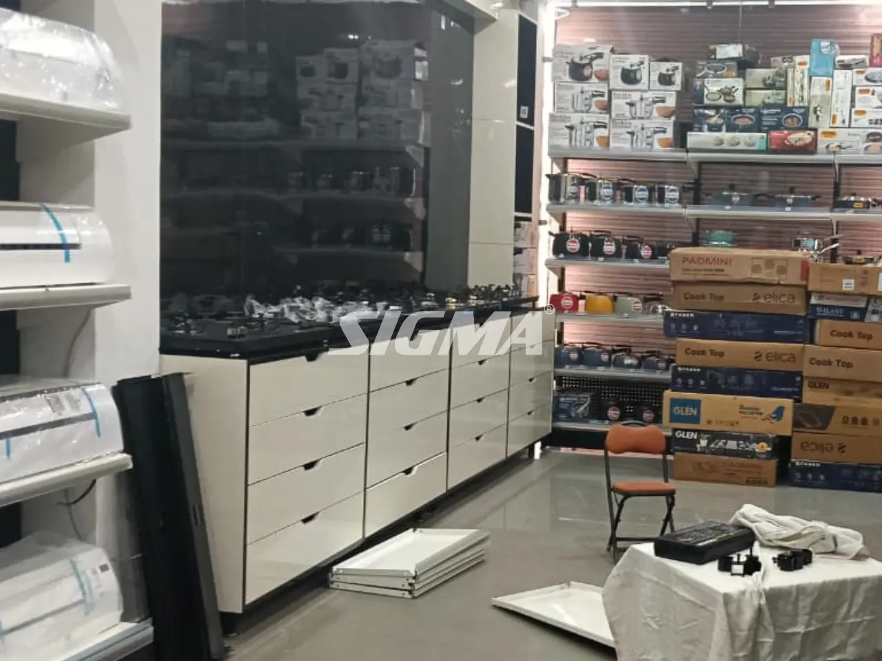 112896705_display-rack-with cabinet--for-electronic-shop-Ladakh.webp
